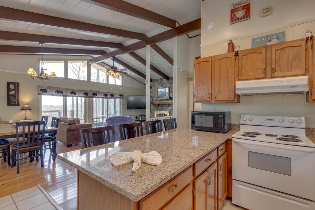 Bear View Chalet, 3 Bedroom, Pool, Pets, Arcades, Wifi, Hot Tub, Sleeps 12 Gatlinburg Exterior photo