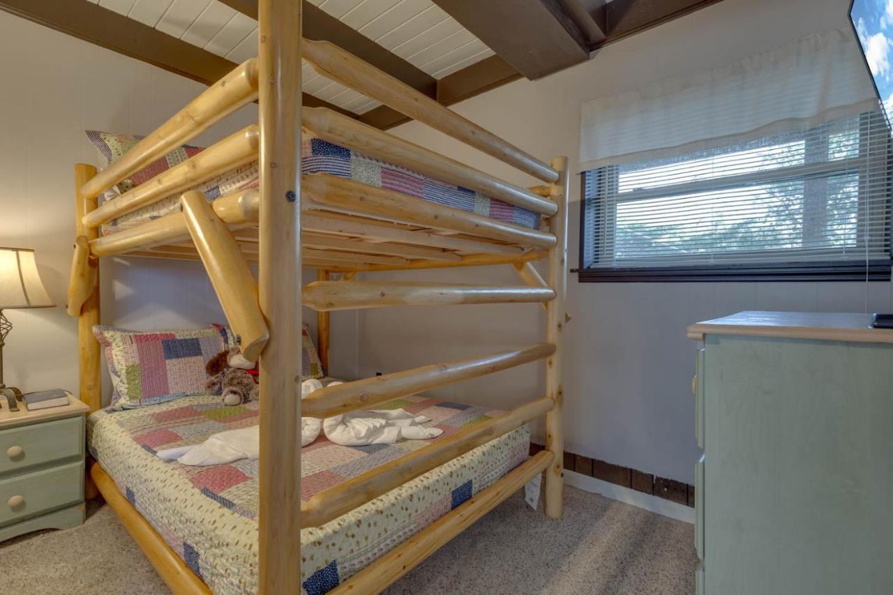 Bear View Chalet, 3 Bedroom, Pool, Pets, Arcades, Wifi, Hot Tub, Sleeps 12 Gatlinburg Exterior photo